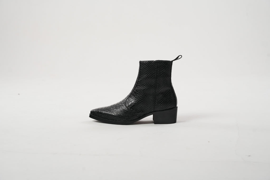 Onyx Mamba Boots