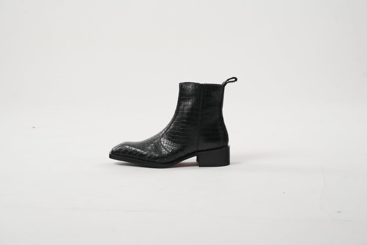 Onyx Caiman Chisel Toe Boots