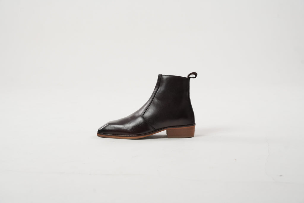 Bourbon Calfskin Chisel Toe Boots