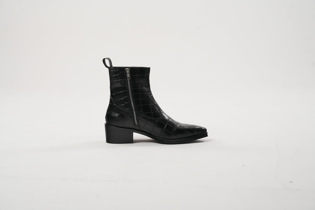 Onyx Cuvier Boots