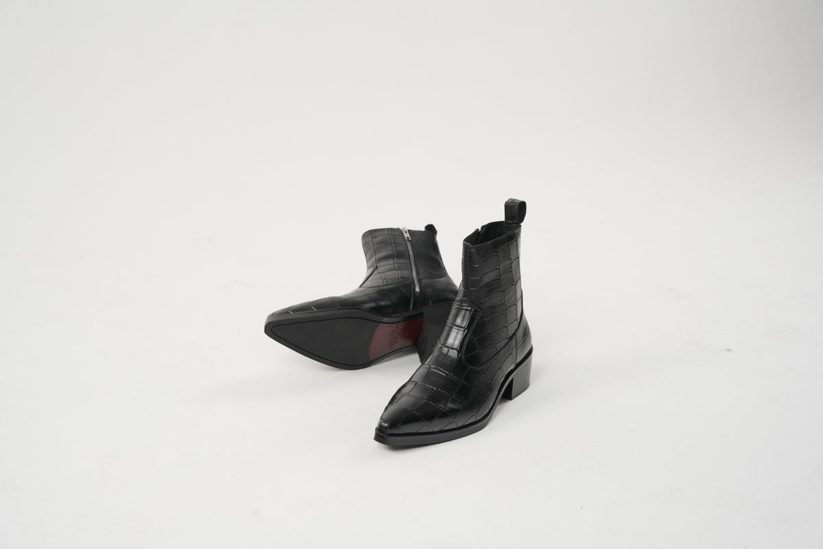 Onyx Cuvier Boots
